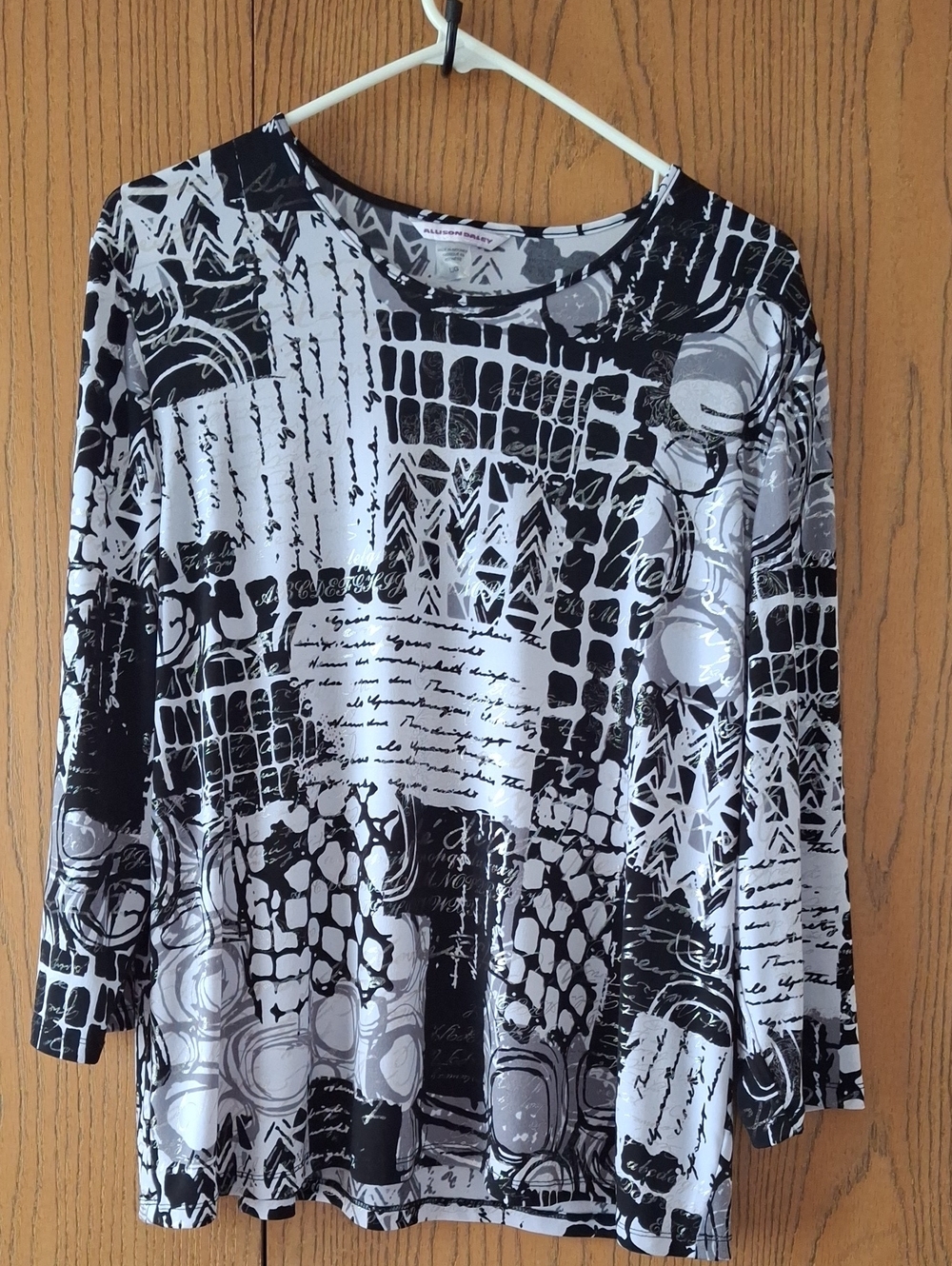 Allison Daley Black & White Abstract Print Long Sleeve Top